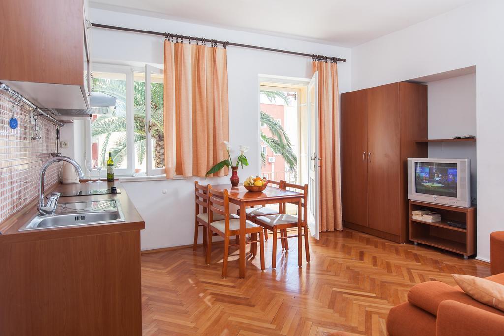 Apartments Potts Point Makarska Room photo