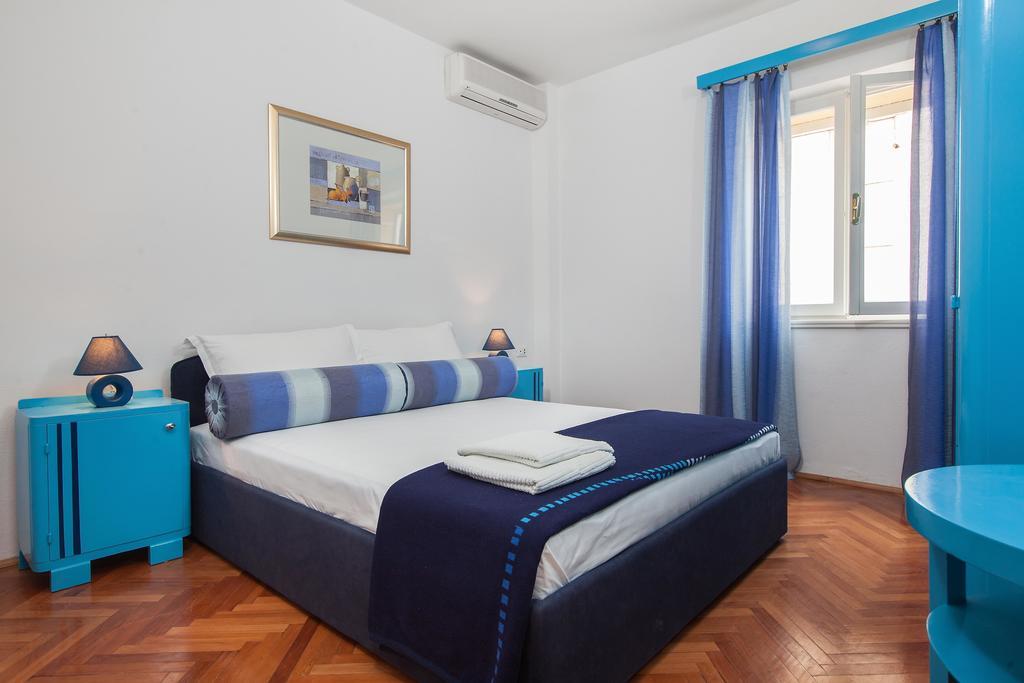 Apartments Potts Point Makarska Room photo